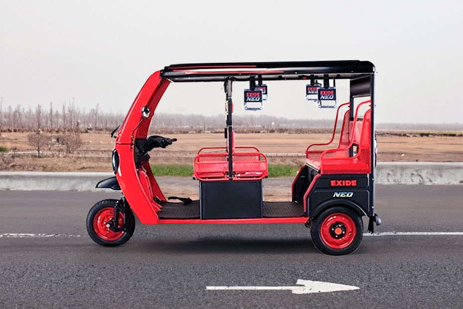 toto  Raftaar Zoravar vs Run Toto Exide Neo Comparison - Price & Specs